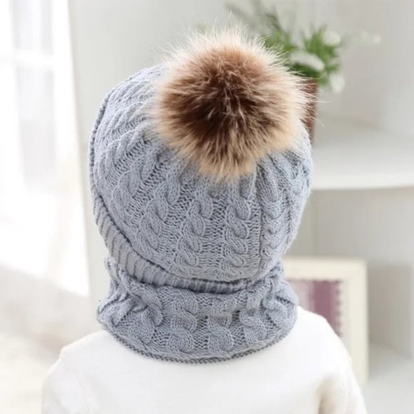 NWT Toddler 2 Piece Hand Cable Knit Beige Hat Faux Fur Pom and Collar Scarf Grey - Picture 5 of 5